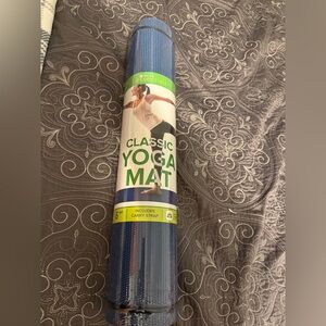 New Gaiam Premium 6MM Yoga Mat. 72"L x 24"W x 6MM Blue